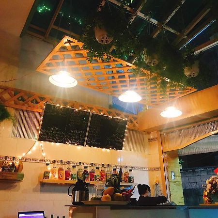 Tropical Vibes Homestay ホーチミン市 エクステリア 写真