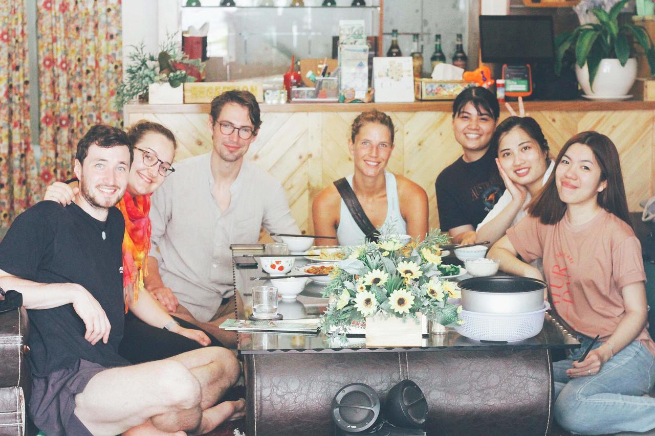 Tropical Vibes Homestay ホーチミン市 エクステリア 写真